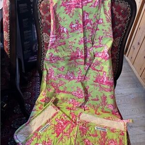 Williams Sonoma NWT Green and Pink toile apron and hot pads Kitchen Linen